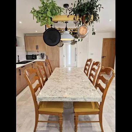 3 Bed House In Newquay, Cornwall 別荘 *